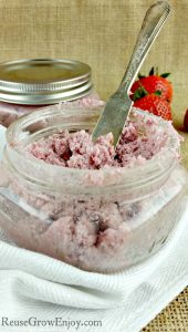 If you like coconut and strawberries, this is a must try recipe. It is a recipe for Coconut Strawberry Spread and it is super easy to make!