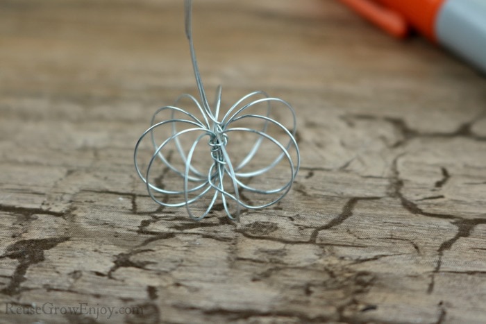 Fan out wire loops