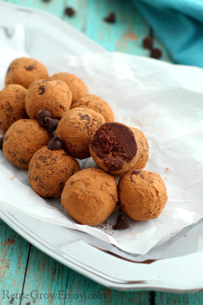 There is nothing more satisfying for a snack than fudge truffles! I am going to show you how to make this easy healthy chocolate fudge truffles recipe.