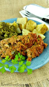 Doing Whole30 and looking for an Instant Pot Whole30 meatloaf recipe to try? I have one for you! Check out this Instant Pot Whole30 Meatloaf Dinner recipe!