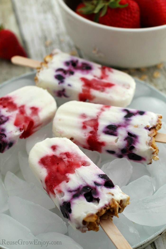 Ever need to grab something for breakfast and run out the door? Maybe it is a hot day and you don't want a hot meal? Try these tasty and easy Parfait Breakfast Popsicles!